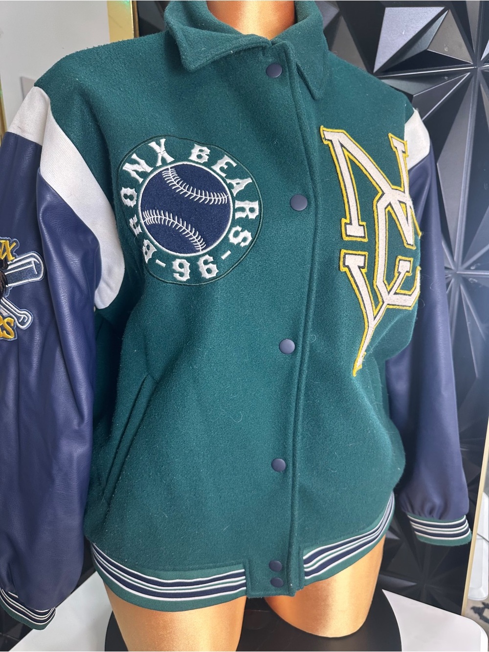 🔥🧥Vintage Green & Navy Men’s Varsity Jacket with Baseball Patches